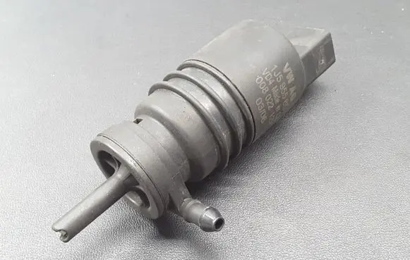 Audi A6 S6 C5 4B Windscreen/windshield washer pump 1J5955651