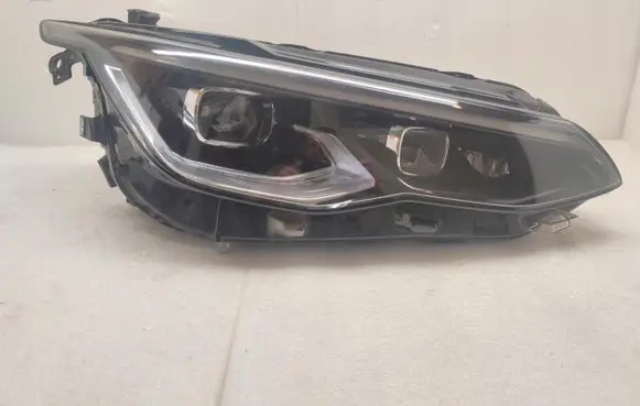 Volkswagen Golf VIII Headlight/headlamp