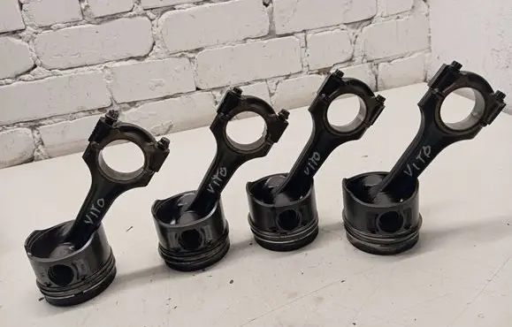 Mercedes-Benz Vito Viano W638 Piston with connecting rod