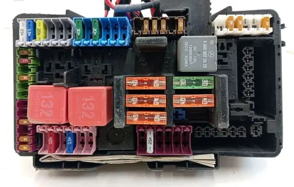 Mercedes-Benz C AMG W205 Fuse module A2055846910