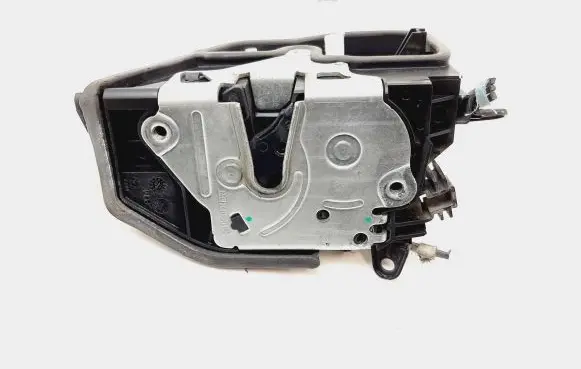 BMW X1 E84 Front door lock 7202143