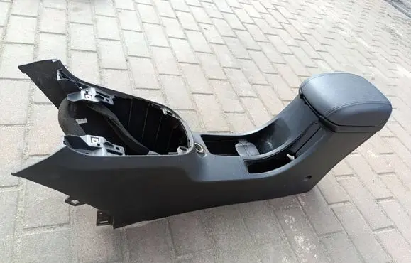 Chevrolet Cruze Center console 