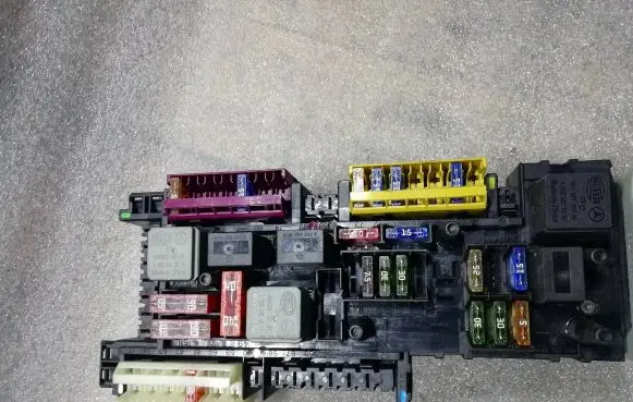 Mercedes-Benz E W212 SAM control unit 2129004201