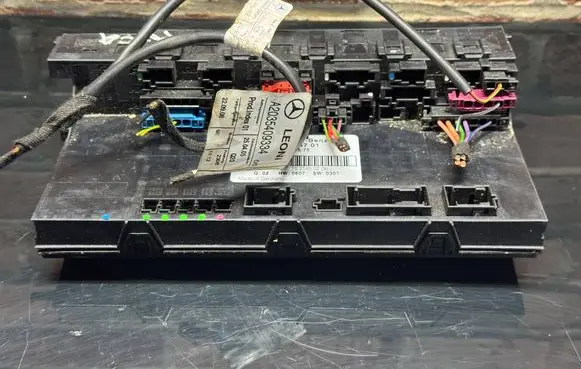 Mercedes-Benz CLK A209 C209 Fuse box set 2035454701