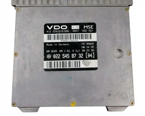 Mercedes-Benz C W202 Engine control unit/module 0225458732 412229018006