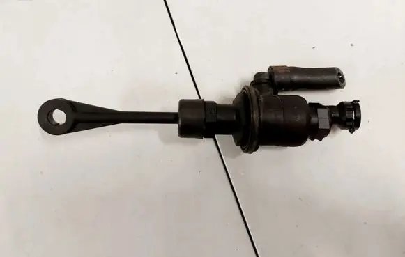 Hyundai i40 Clutch slave cylinder 