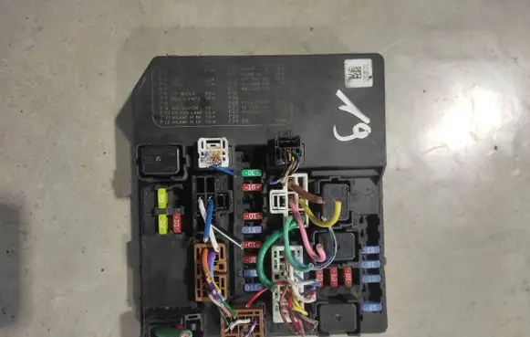 Nissan Cube Z12 Fuse box set 284B71FE0A 5S0H3012 1151001231