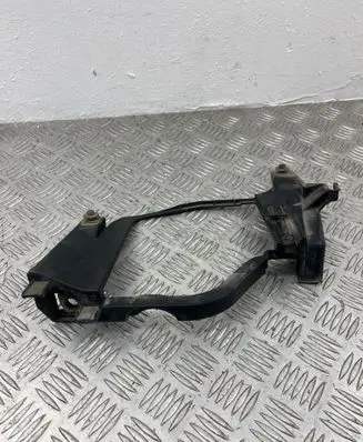 BMW 5 E60 E61 Headlight/headlamp mounting bracket 15873700