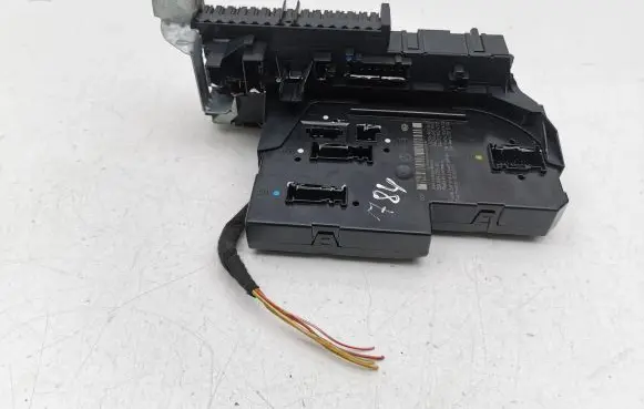 Mercedes-Benz C W204 Fuse module 5DK009225