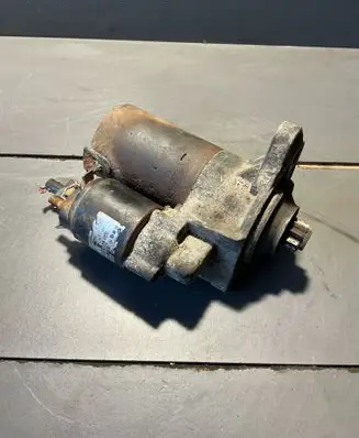 Volkswagen Golf IV Starter motor 020911023FX