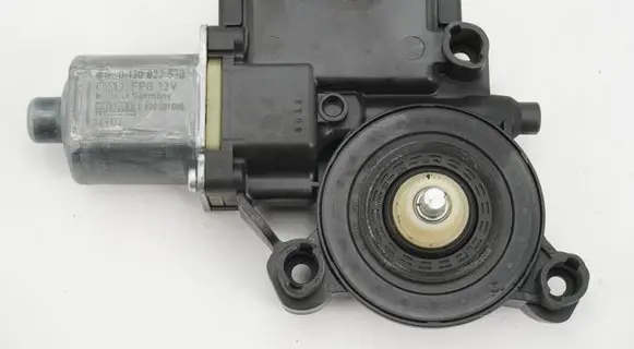 Volkswagen Polo V 6R Front door window regulator motor 6R0959802BE 0130822530