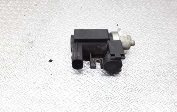 Audi A4 S4 B7 8E 8H Turbo solenoid valve 8E0906627C