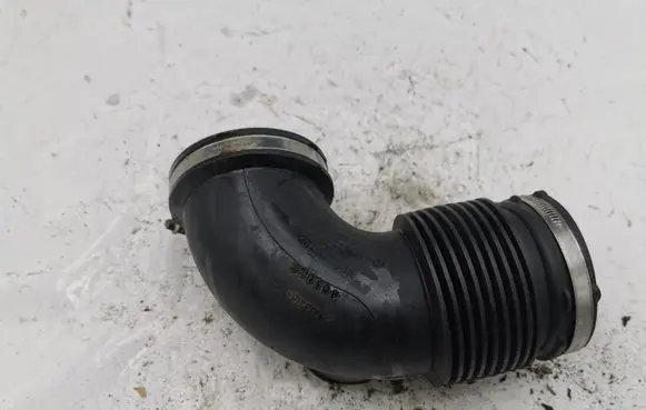 BMW 5 E60 E61 Air intake hose/pipe 13717521029 6620959 13717537613