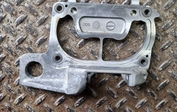 Volvo XC60 A/C compressor mount bracket 31459809