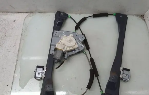 SsangYong Kyron Front door window regulator with motor 