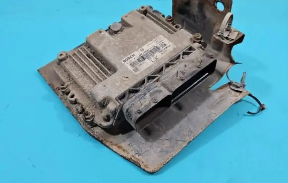 Opel Astra H Engine control unit/module ECU 0281011380 IMPRK1385280