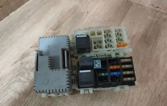 Ford S-MAX Fuse module 6G9T14K131