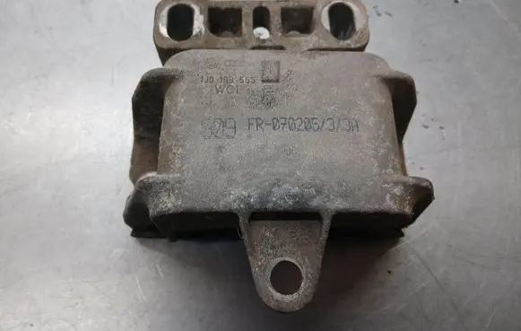 Skoda Octavia Mk2 (1Z) Engine mounting bracket 1J0199555