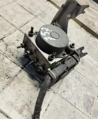 Nissan Note (E11) ABS Pump 0265231732 476609U100