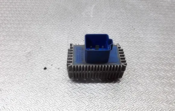 Glow plug pre-heat relay