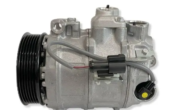 Land Rover Discovery 3 - LR3 Air conditioning (A/C) compressor (pump) JPB000172 JPB000173