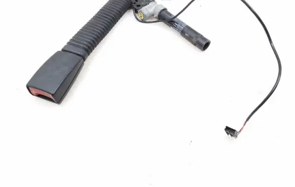 BMW 5 E60 E61 Front seatbelt buckle 7065848