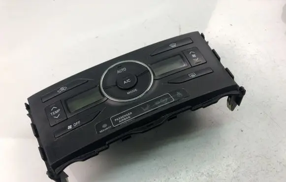 Toyota Auris 150 Climate control unit 5590002320