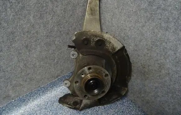 BMW 5 F10 F11 Front wheel hub spindle knuckle 6775770