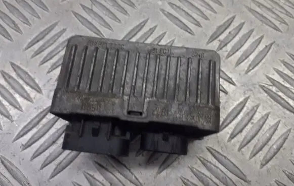 Opel Insignia A Window wiper relay 55572812