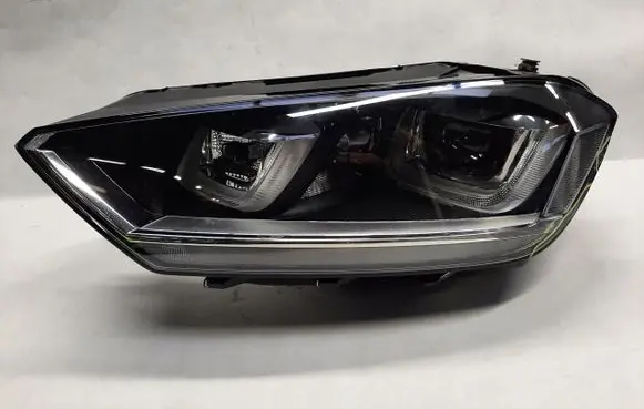 Volkswagen Golf Sportsvan Headlight/headlamp 517941751B