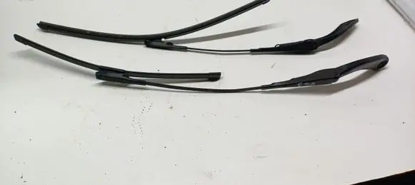 BMW 3 F30 F35 F31 Front wiper blade arm 7260474
