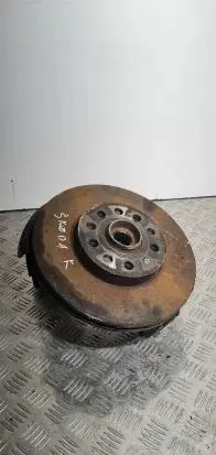 Skoda Octavia Mk2 (1Z) Front wheel hub spindle knuckle