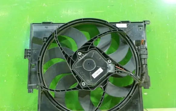 BMW 2 F22 F23 Fan set 8641963 XP62