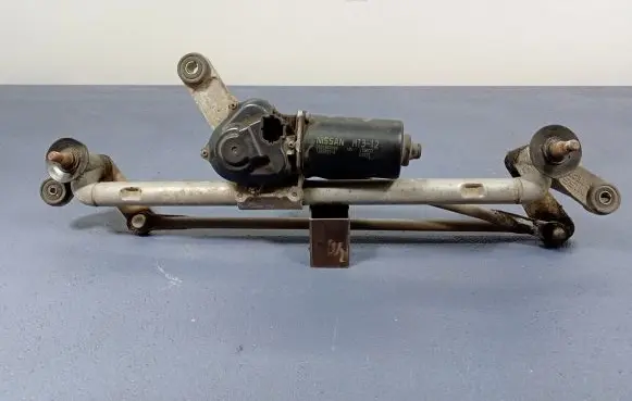 Nissan Murano Z50 Front wiper linkage and motor 28810CA000