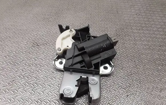 Audi A4 S4 B7 8E 8H Tailgate/trunk/boot lock/catch/latch 4F5827505D