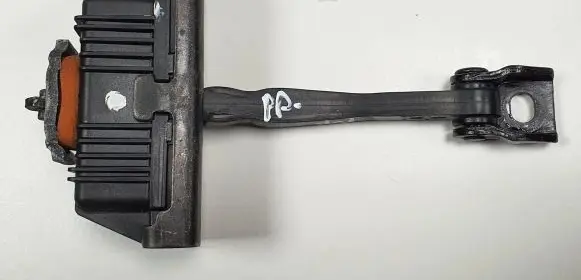 BMW X6 E71 Front door check strap stopper 7141024