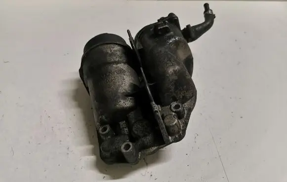 Volvo S60 Oil filter mounting bracket 30677920