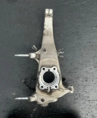 BMW M8 F91 F92 G14 G15 Front wheel hub spindle knuckle 7857012 31107857011