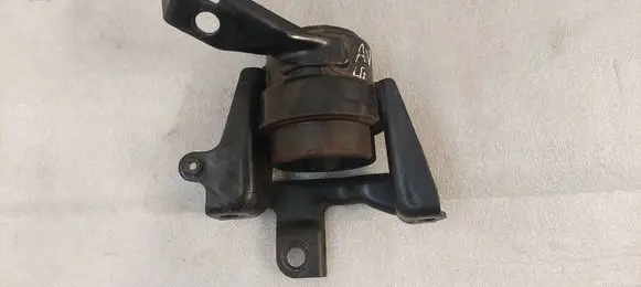 Toyota Avensis T250 Engine mount bracket 123050R010