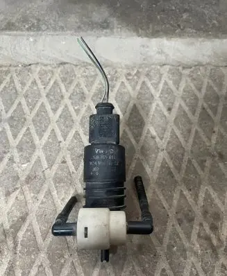 Audi A6 S6 C5 4B Windscreen/windshield washer pump 1J6959651