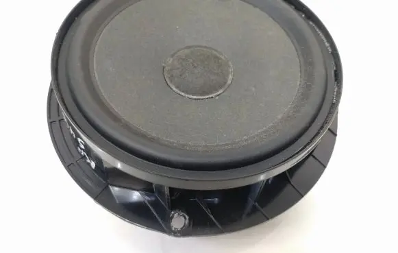 Skoda Fabia Mk3 (NJ) Front door high frequency speaker