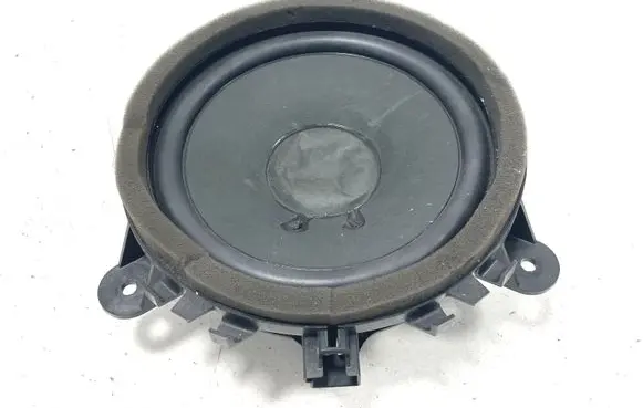 Volvo XC70 Rear door speaker 30657445 11W45