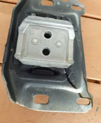 Peugeot 308 Gearbox mount 9812667680