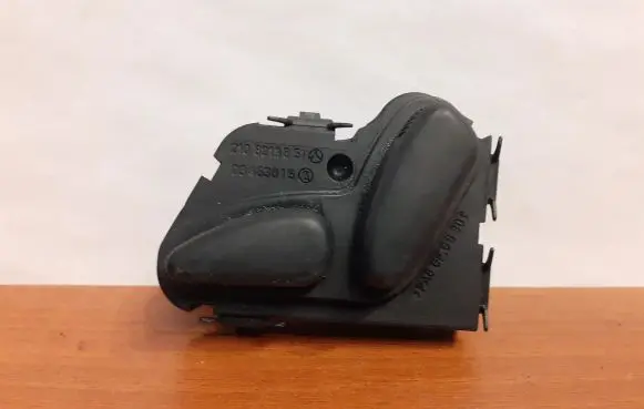 Mercedes-Benz E W210 Seat control switch 2108213851 7444