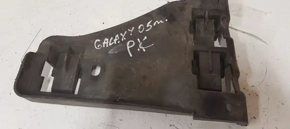 Front bumper mounting bracket
