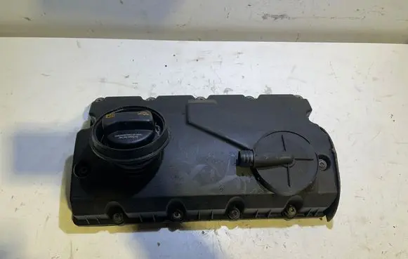 Volkswagen Golf Plus Rocker cam cover 038103475N 038103275