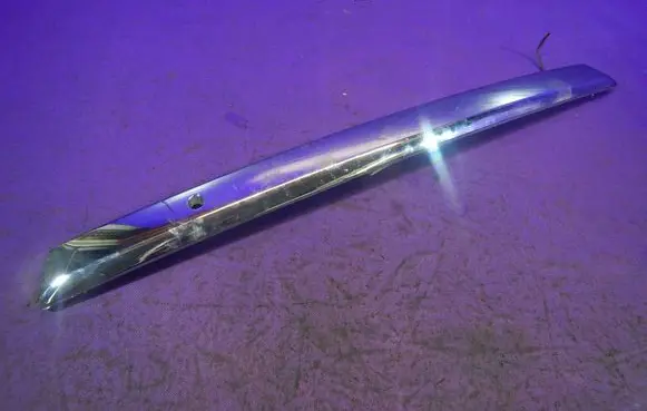 Nissan Tiida C11 Trunk door license plate light bar 