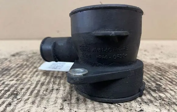 Ford C-MAX II Air intake duct part AV616C784AE 1051412S03