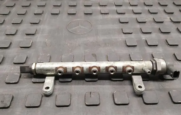 Land Rover Evoque I Fuel main line pipe 9670890680