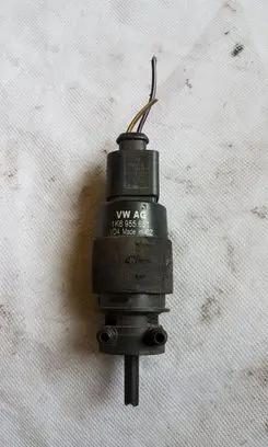 Audi A3 S3 8V Windscreen/windshield washer pump 1K6955651